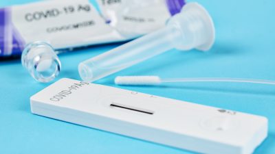 Baden-Württemberg: Vier Omikron-Fälle bestätigt – Infizierte sind vollständig geimpft