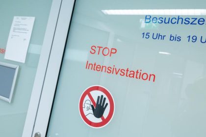 RKI: Gefährdung für Geimpfte “ansteigend” – für Ungeimpfte “sehr hoch”