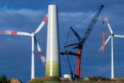 Energiewende verschlingt „tonnenweise“ Ressourcen und Landschaft