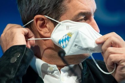 Bayern erstattet zu Unrecht erhobene Bußgelder zurück – und verteidigt Corona-Politik