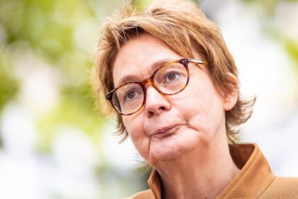 Kriminalität gestiegen – Innenministerin sieht darin normales „gesellschaftliches Leben“
