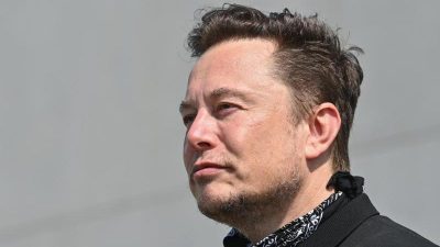 Musk stößt nach Twitter-Abstimmung weiter Tesla-Aktien ab