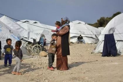 Lesbos: Asylsuchende müssen in Übergangslagern überwintern