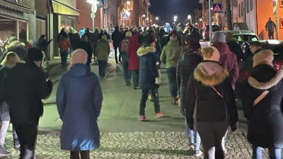 Vaihingen: Lichterspaziergang für den Frieden