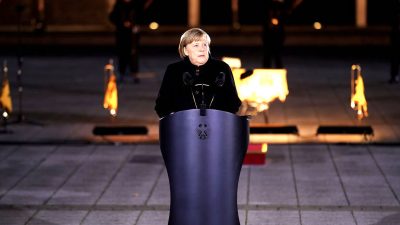 Merkel wünscht Bürgern „Fröhlichkeit“ und mahnt zu Kampf gegen „Faktenleugner“