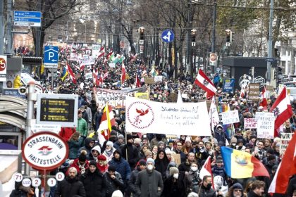 Mehr als 40.000 Menschen demonstrieren in Wien gegen Corona-Maßnahmen