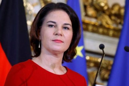 Baerbock droht Russland bei Eskalation im Ukraine-Konflikt mit Folgen