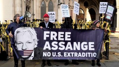 Julian Assange: Gericht hebt Auslieferungsverbot in die USA auf