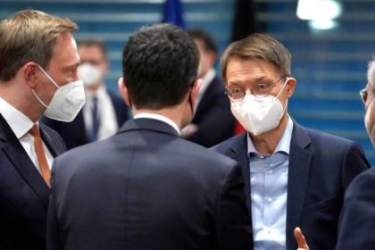 Lauterbach bestätigt Impfstoff-Mangel – Kassenärztechef empört