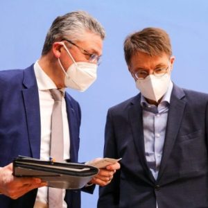 Bußgelder und Erzwingungshaft: Freigeklagte E-Mails enthüllen Pläne der „AG Impfpflicht“