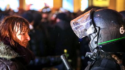 München: Polizei stoppt Kritiker der Corona-Politik – Geldstrafen bis zu 3000 Euro