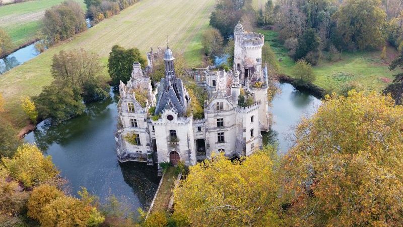 Französisches Schloss durch Crowdfunding restauriert