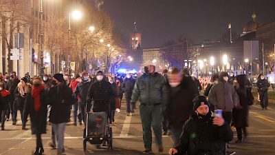 Mit 300 Menschen auf „Montagsspaziergang“ durch Berlin