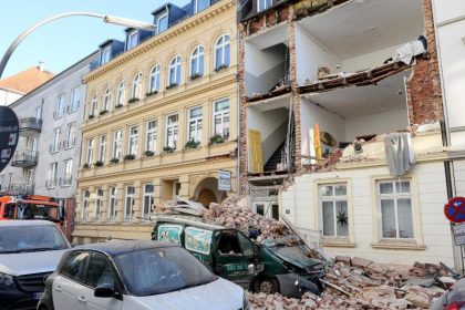 Explosion in Hamburg: Fassade von Wohnhaus stürzt ein