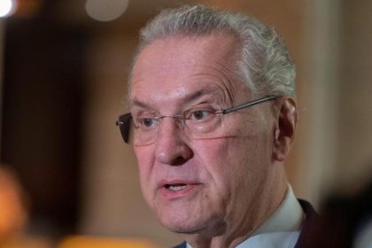 Innenminister: Den gewaltbereiten Corona-Demonstranten „entgegenstellen“
