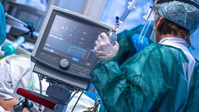 Abbau von Intensivbetten in der Pandemie – Covid-Patientenzahl halbiert
