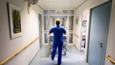 Holetschek dringt auf Gehaltsverdopplung für Intensivpflegekräfte