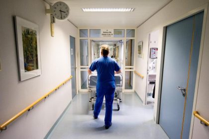Holetschek dringt auf Gehaltsverdopplung für Intensivpflegekräfte