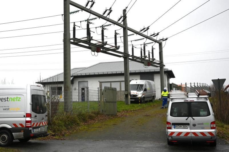 Feuer in Umspannanlage: Zehntausende Menschen ohne Strom