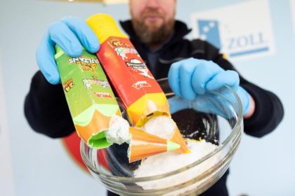Droge Crystal Meth in von Hilfsorganisation verteilten Bonbons entdeckt