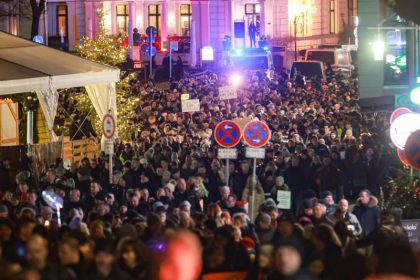 Mehr als 10.000 bei Corona-Demos in Schwerin und Rostock