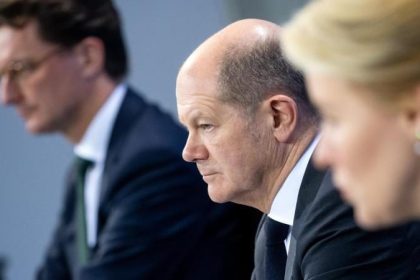 Einschränkung trotz Impfung: Neue Kontaktregeln nach Weihnachten geplant
