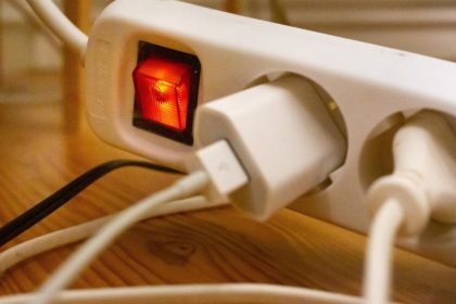 Deutsche zahlen fünf Milliarden Euro „zu viel“ für Strom