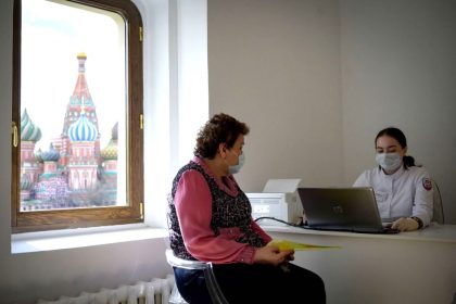 Russland führt regelmäßige Medizintests für Ausländer ein