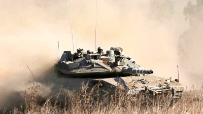 Syrische Grenze: Israelische Panzer eröffnen Feuer auf „Verdächtige“