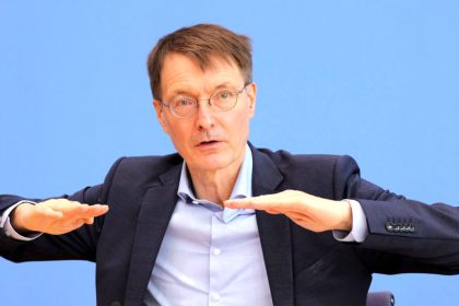 Lauterbach: 2G-plus-Regel reicht nicht – weitere Maßnahmen notwendig