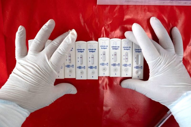 Verliert Corona durch Omikron mittelfristig an Schrecken?