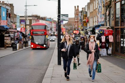 UK: Alle Maßnahmen könnten am 26. Januar fallen – Außer dem Maskentragen