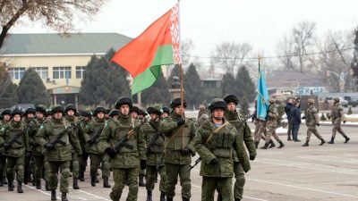 „Im Fall einer Konfrontation“: Russische Truppen in Belarus eingetroffen