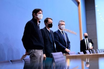 Lauterbach und Drosten warnen vor zu früher Durchseuchung