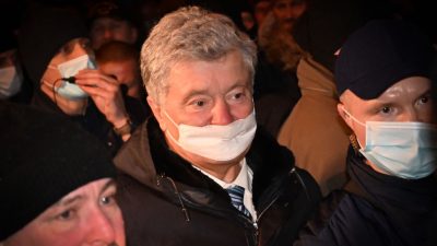 Ex-Präsident Poroschenko nach Rückkehr in der Ukraine vor Gericht