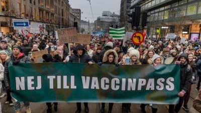 Schweden: 10.000 bei Groß-Demo gegen „Vaccinpass“