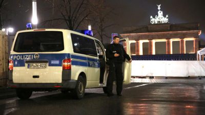 Rettungsdienste und Polizei melden ruhige Silvesternacht in Deutschland