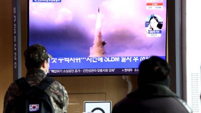 Nordkorea feuert mutmaßliche ballistische Rakete Richtung Meer