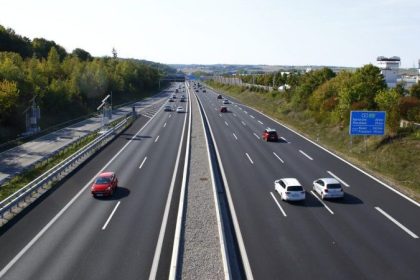 Mit 417 Stundenkilometern über A2
