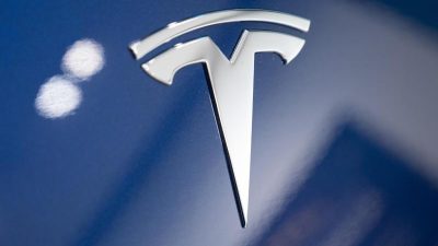 Tesla wegen neuen Geschäfts in Xinjiang in der Kritik
