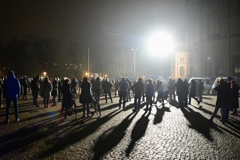 Bundesweit demonstrieren Tausende gegen Corona-Politik