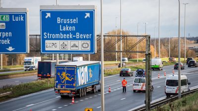 Blockade verhindert Blockade: Belgische Polizei stoppt Trucker vor Brüssel
