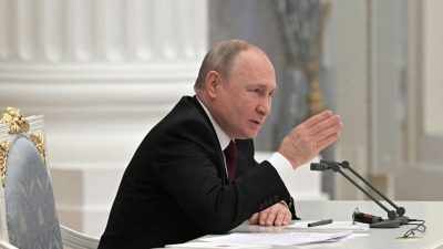 Putin erkennt Separatisten-Gebiete als unabhängig an