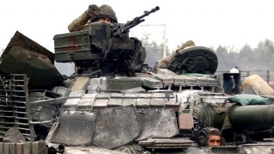 Ukrainische und russische Streitkräfte kämpfen um Kiew