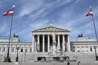 Österreich: Kleinpartei stellt eigenen Corona-Untersuchungsausschuss vor - FPÖ-Bemühungen stocken