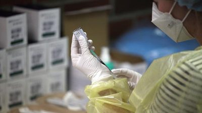 „Der einzige Weg“ – NRW-Ministerpräsident hält weiter an Impfpflicht fest