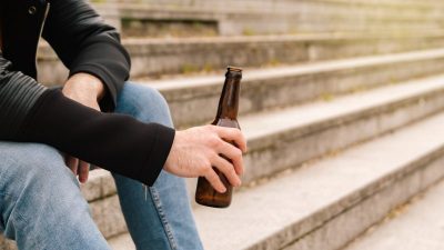 Drogenbeauftragter fordert Anhebung der Altersgrenze für Bier und Wein