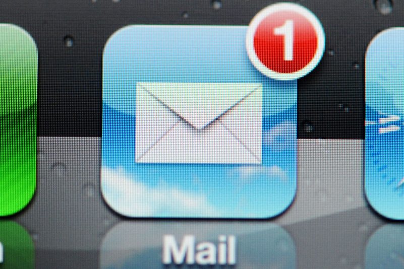Das BSI hat sein erstes IT-Sicherheitskennzeichen an den deutschen E-Mail-Anbieter Mail.de verliehen.