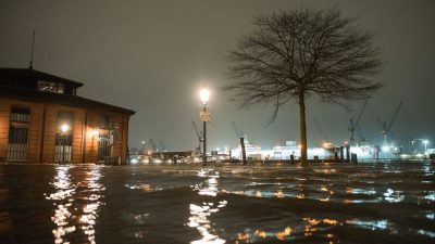Sturmflut – Hamburger Fischmarkt erneut unter Wasser