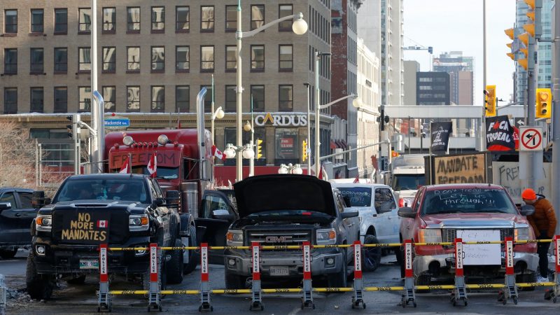 Nach über einer Woche Trucker-Protesten in Ottawa wurde nun in der kanadischen Hauptstadt der Notstand ausgerufen.